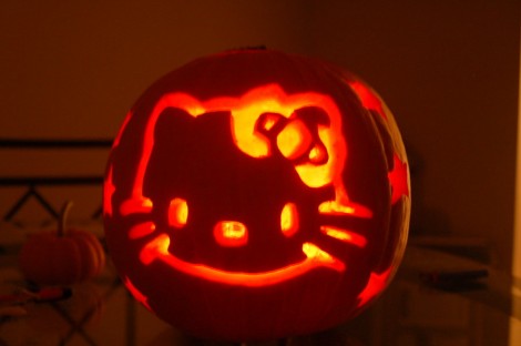 Hello_Kitty_Halloween_2_by_RottingPearlz