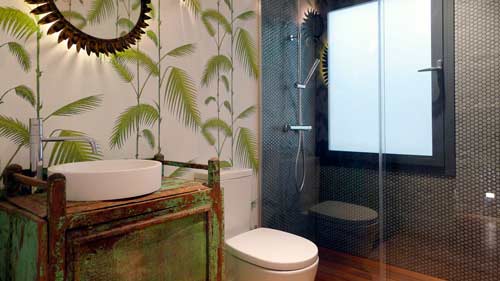 decorar-original-bano-reutilizar-mueble-madera