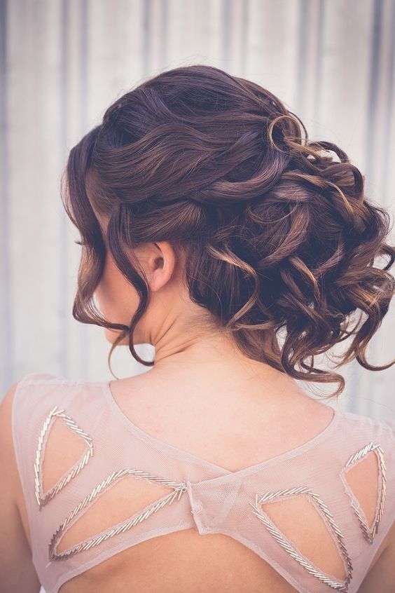 Peinados recogidos elegantes: Ideas para bodas